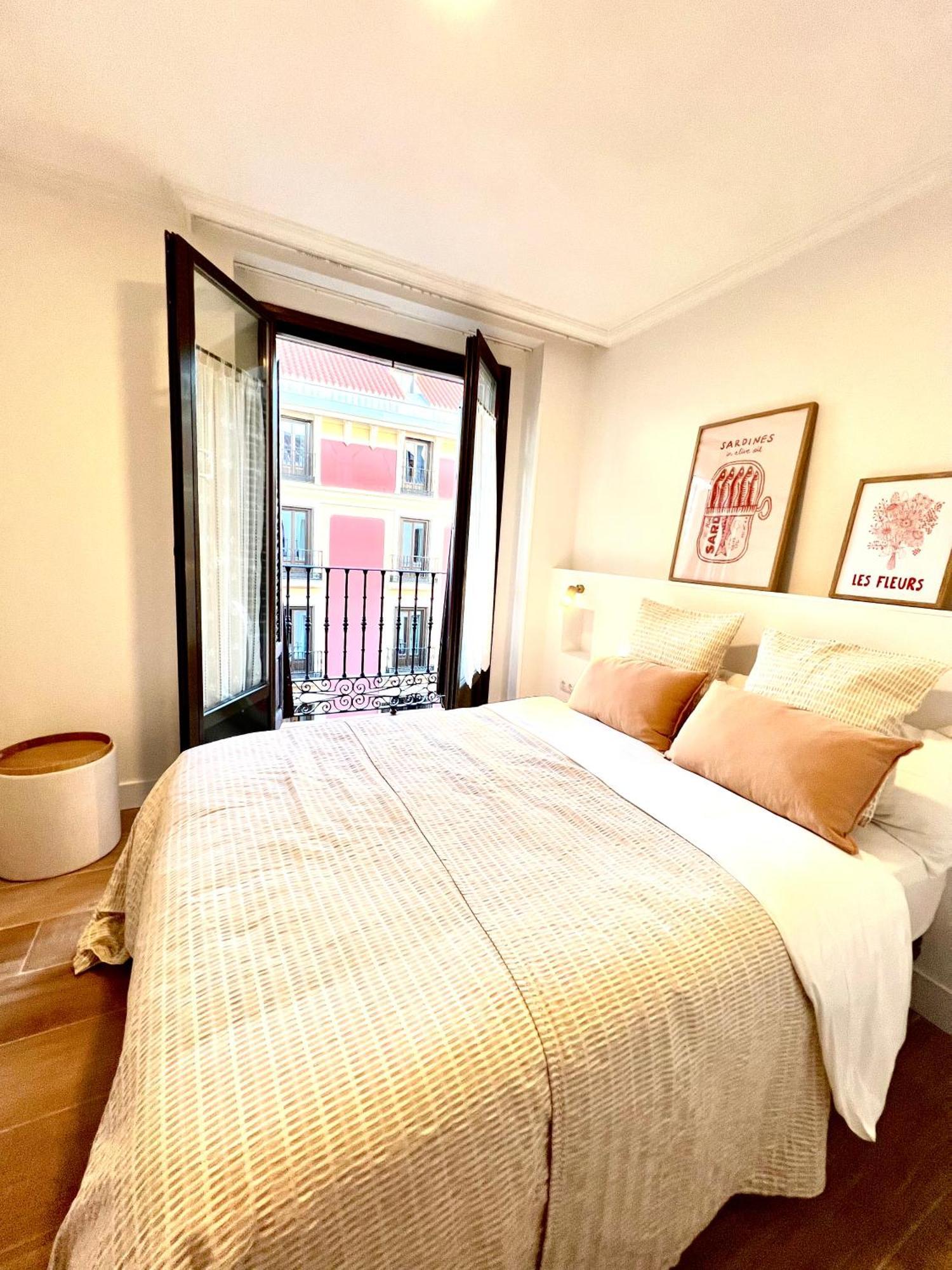 Albergue Miguel Angel Madrid Buitenkant foto