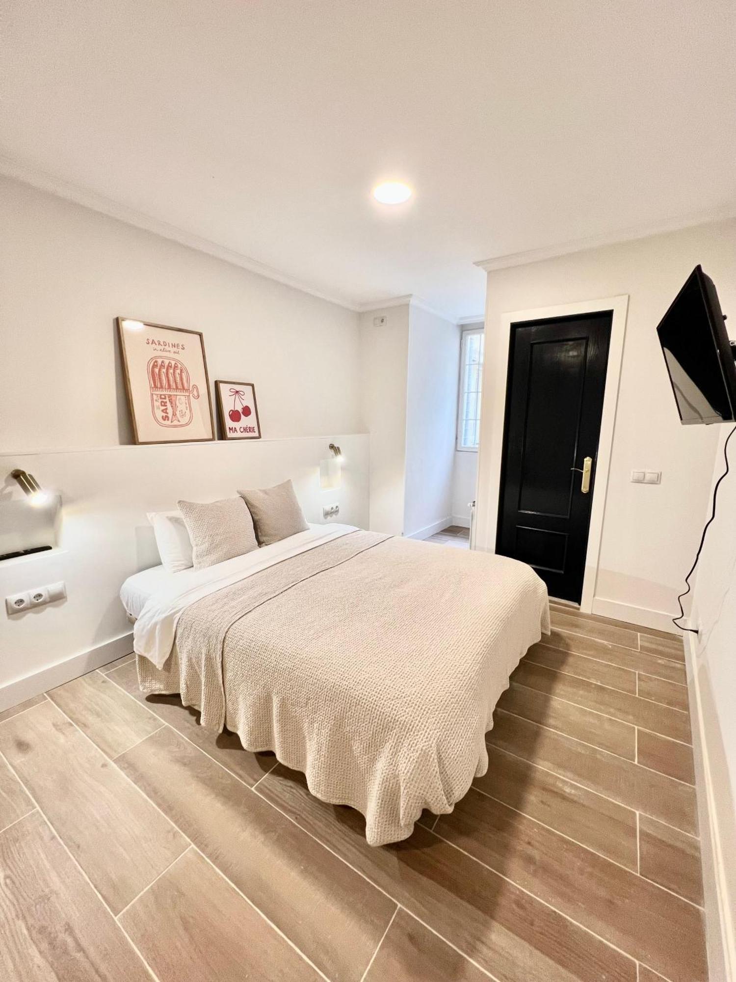 Albergue Miguel Angel Madrid Buitenkant foto