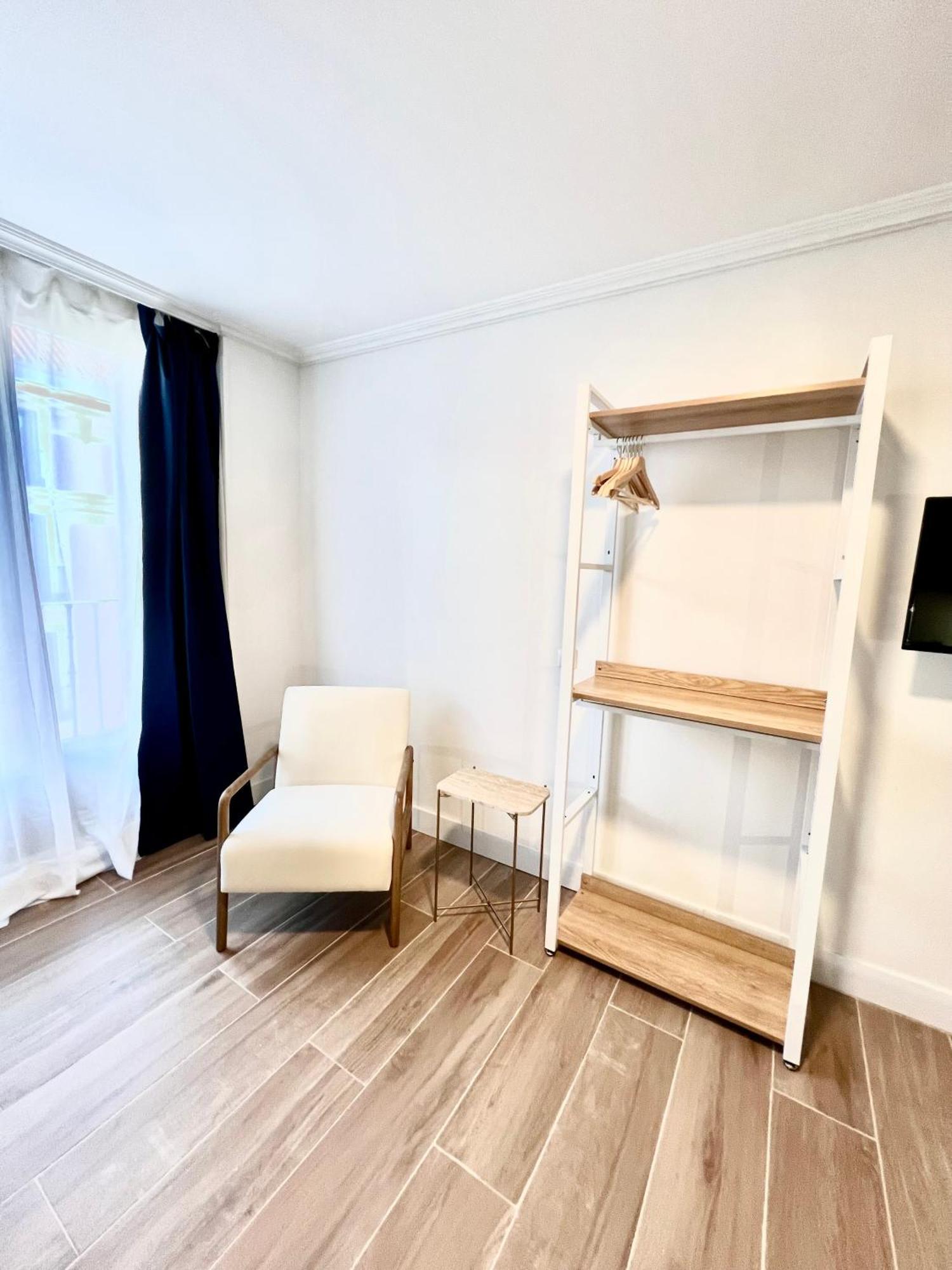 Albergue Miguel Angel Madrid Buitenkant foto