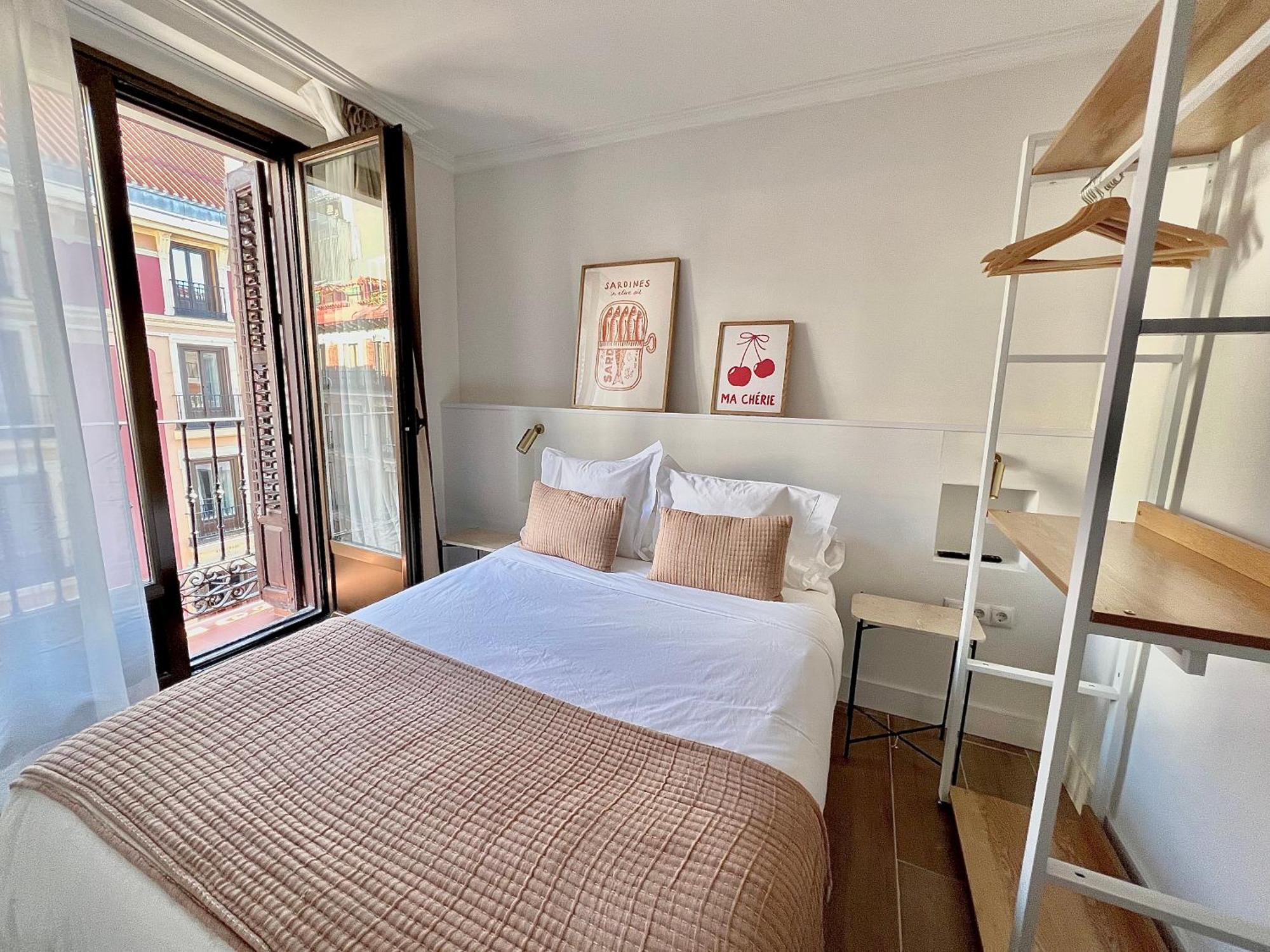 Albergue Miguel Angel Madrid Buitenkant foto